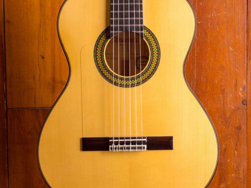 alhambra 7fc guitar